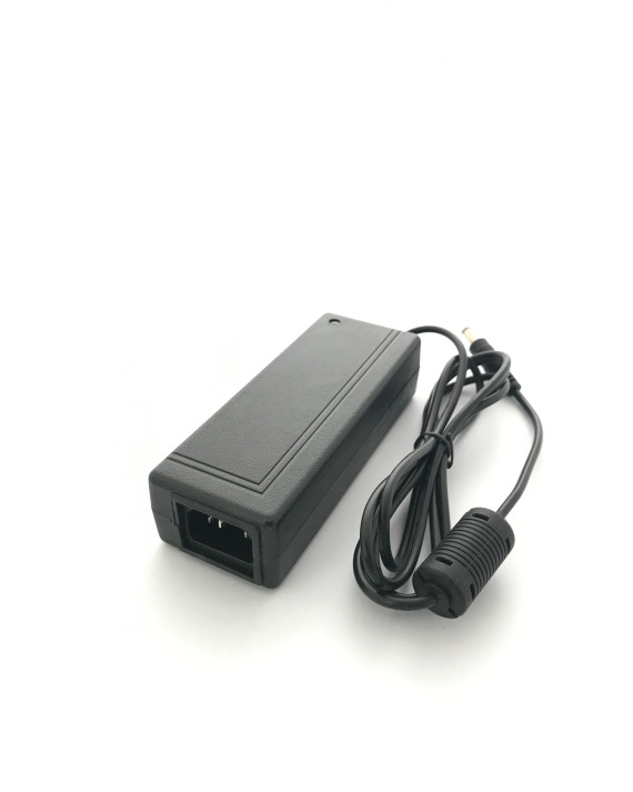 TP8000 AC 100-240V 4.2A